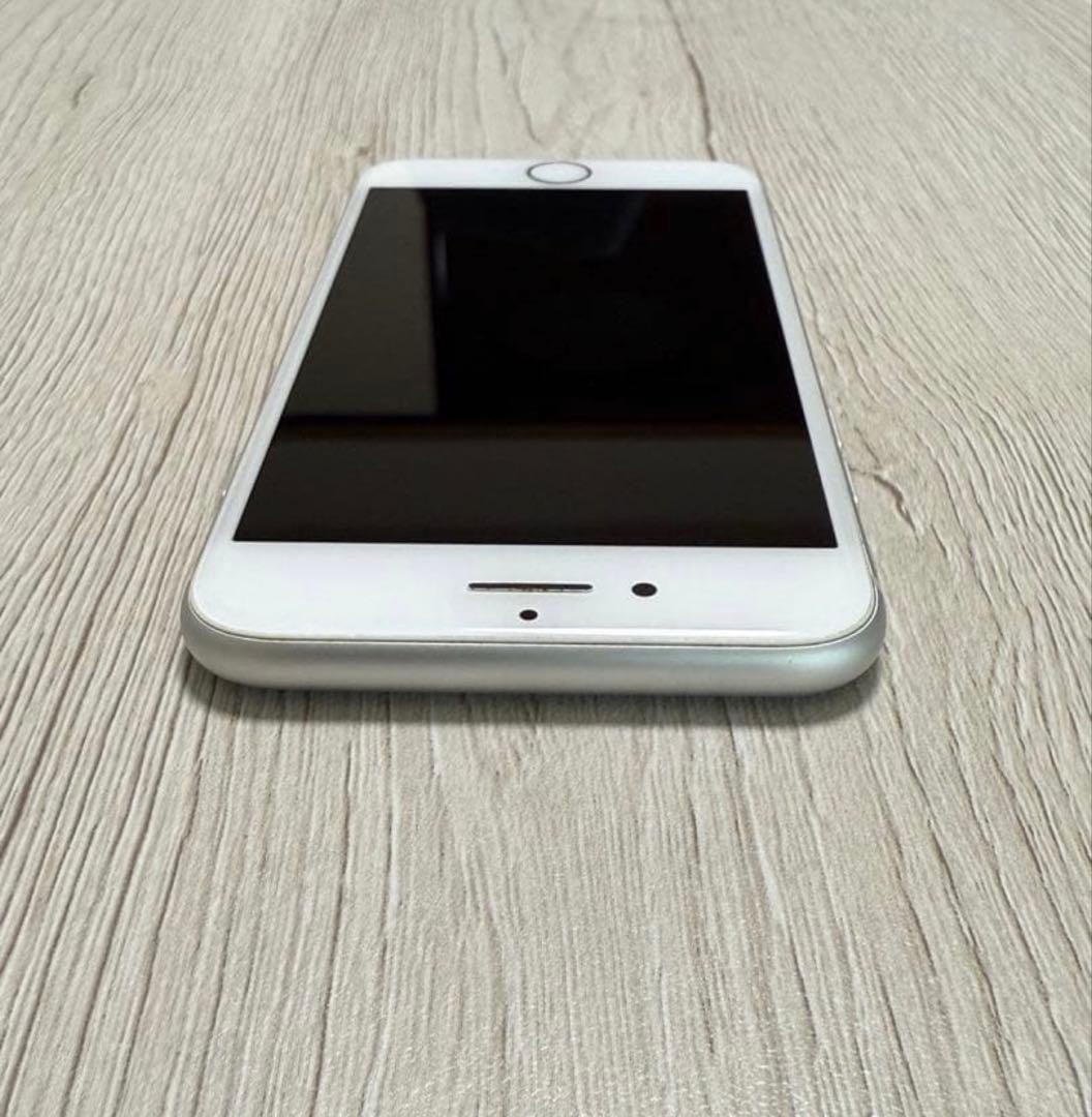 iPhone 8 64GB シルバー