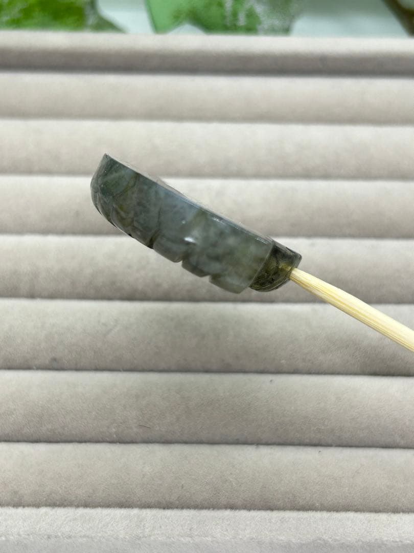 天然石ラブラドライト　アンモナイトのかたちパーツ　No.1258