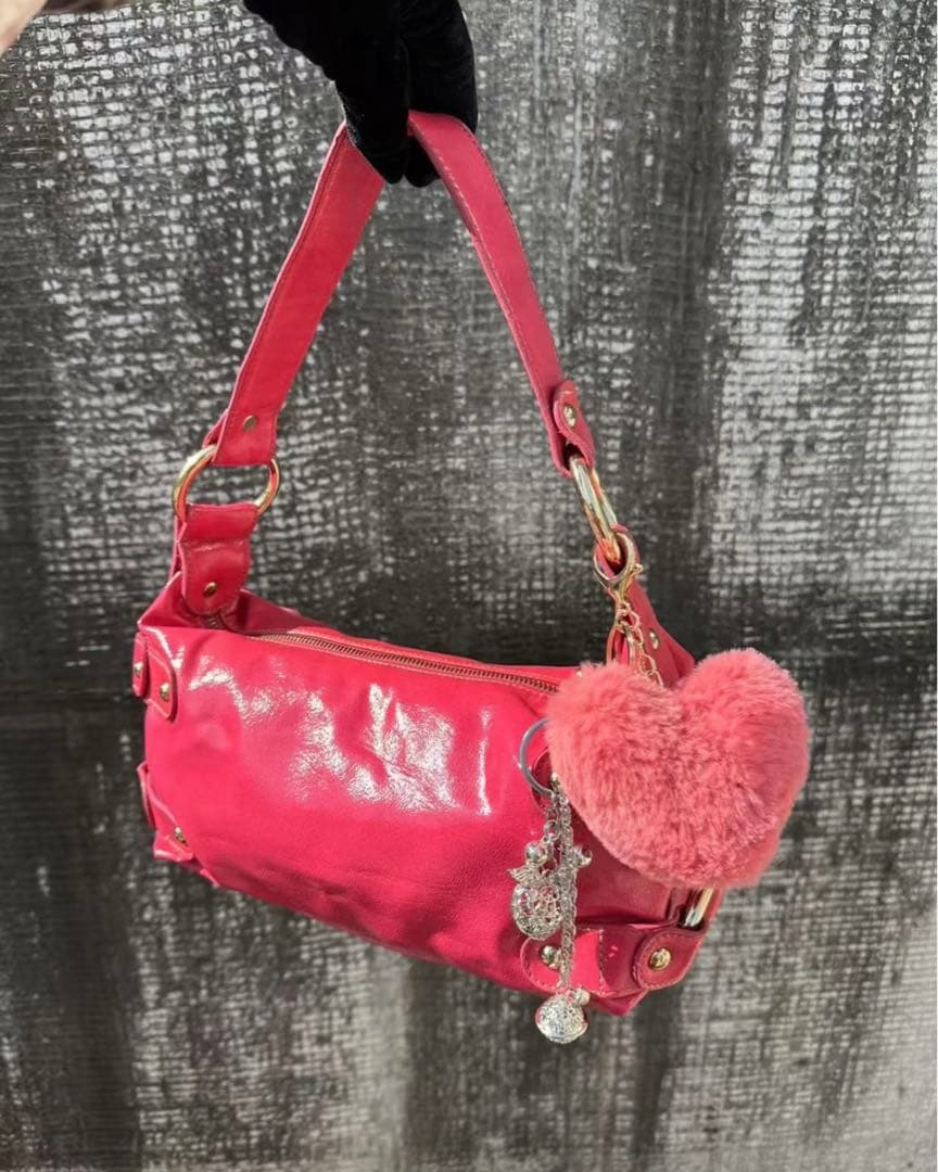 Kathyピンク ショルダーバッグ ハート型チャーム付き