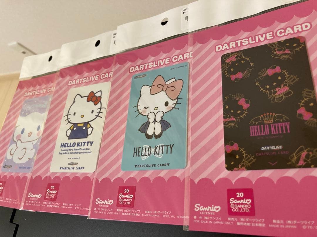 E*i様 【廃番商品】ダーツライブカード キティ サンリオ コラボ レア ４枚セ