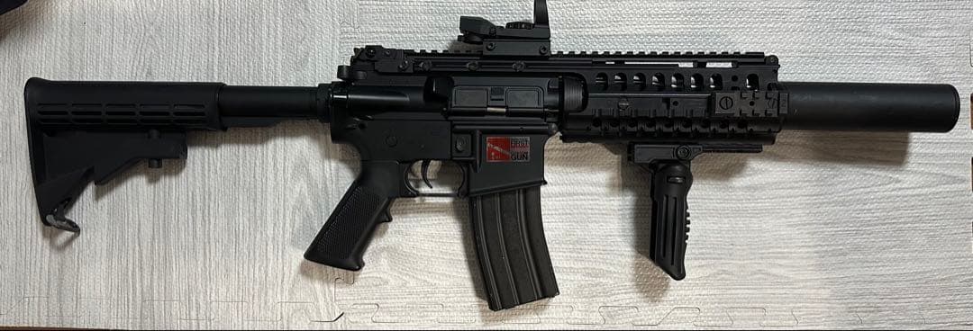 東京マルイ 次世代電動ガン M4 ブラック サイレンサー付き