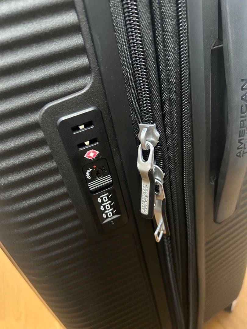 AMERICAN TOURISTER ブラックキャリーケース