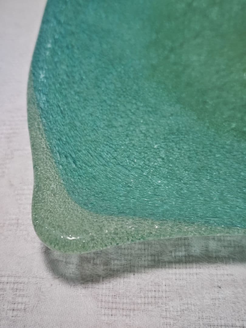 稲盛盛吉　吹き泡ガラス　変型鉢皿　ほぼ新品　刻印有