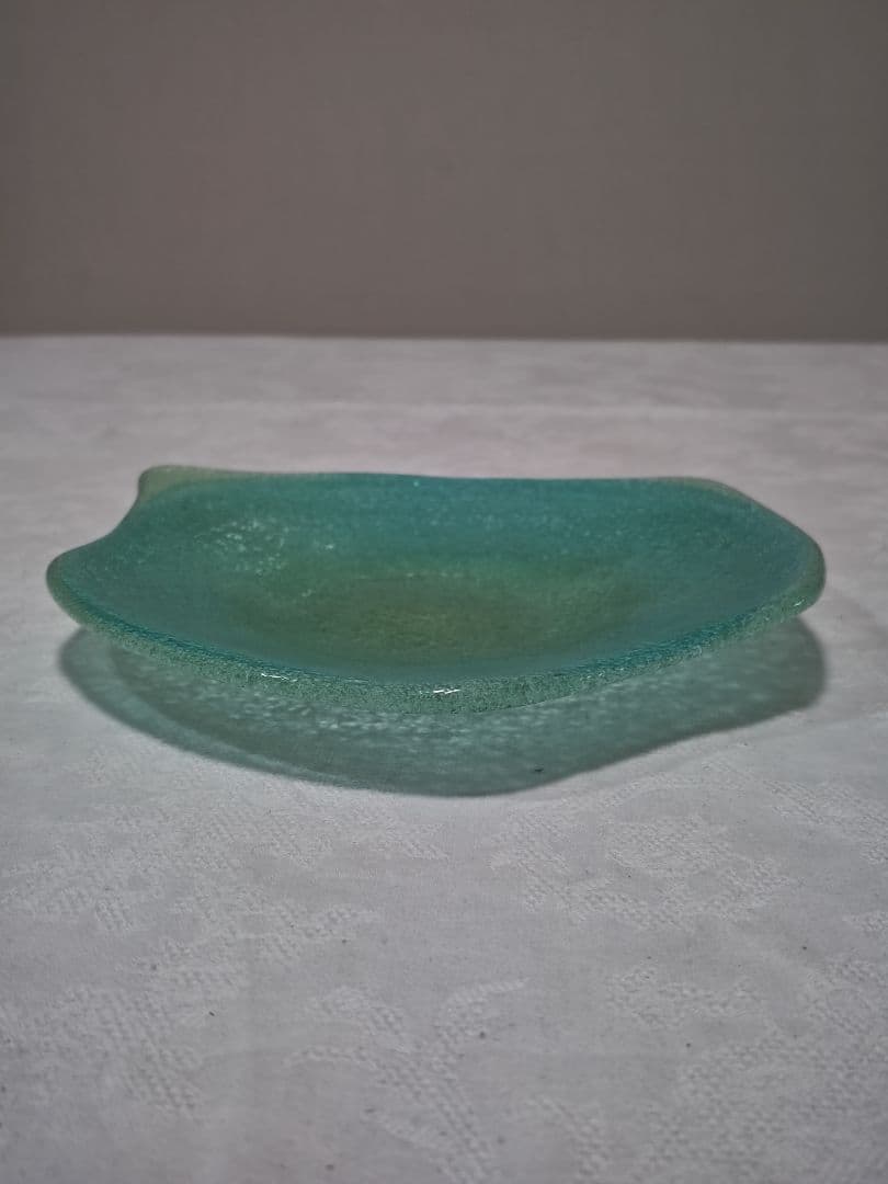 稲盛盛吉　吹き泡ガラス　変型鉢皿　ほぼ新品　刻印有