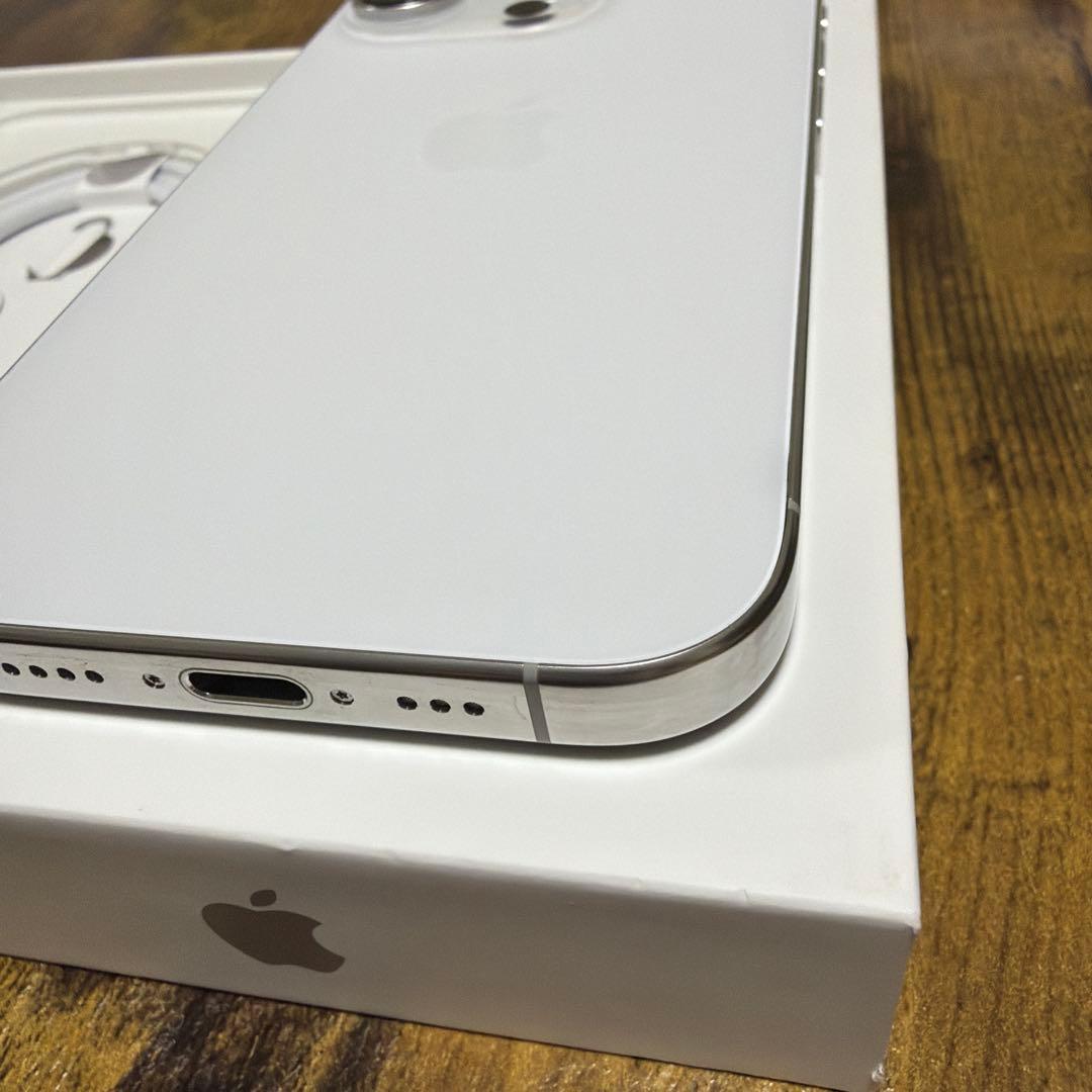 【バッテリー100%】iPhone16 Pro ホワイトチタニウム 512GB