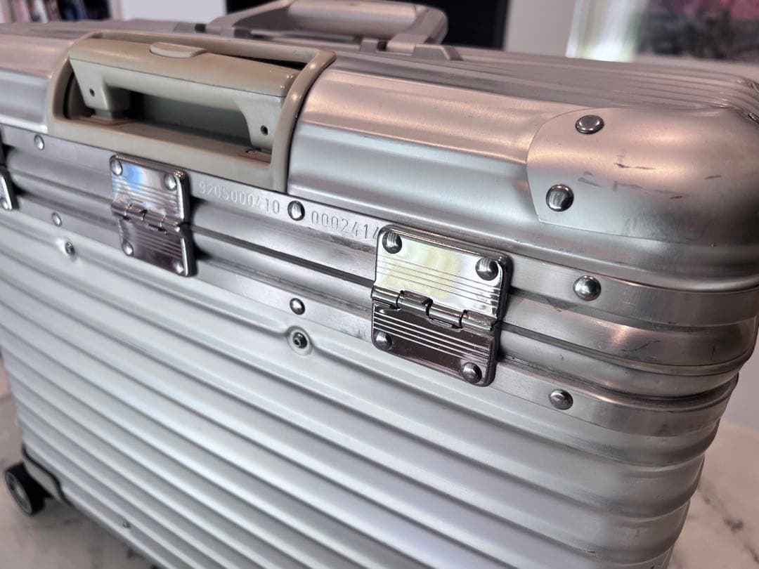 【入手困難】廃盤 旧型 RIMOWA リモワ パイロット 4輪