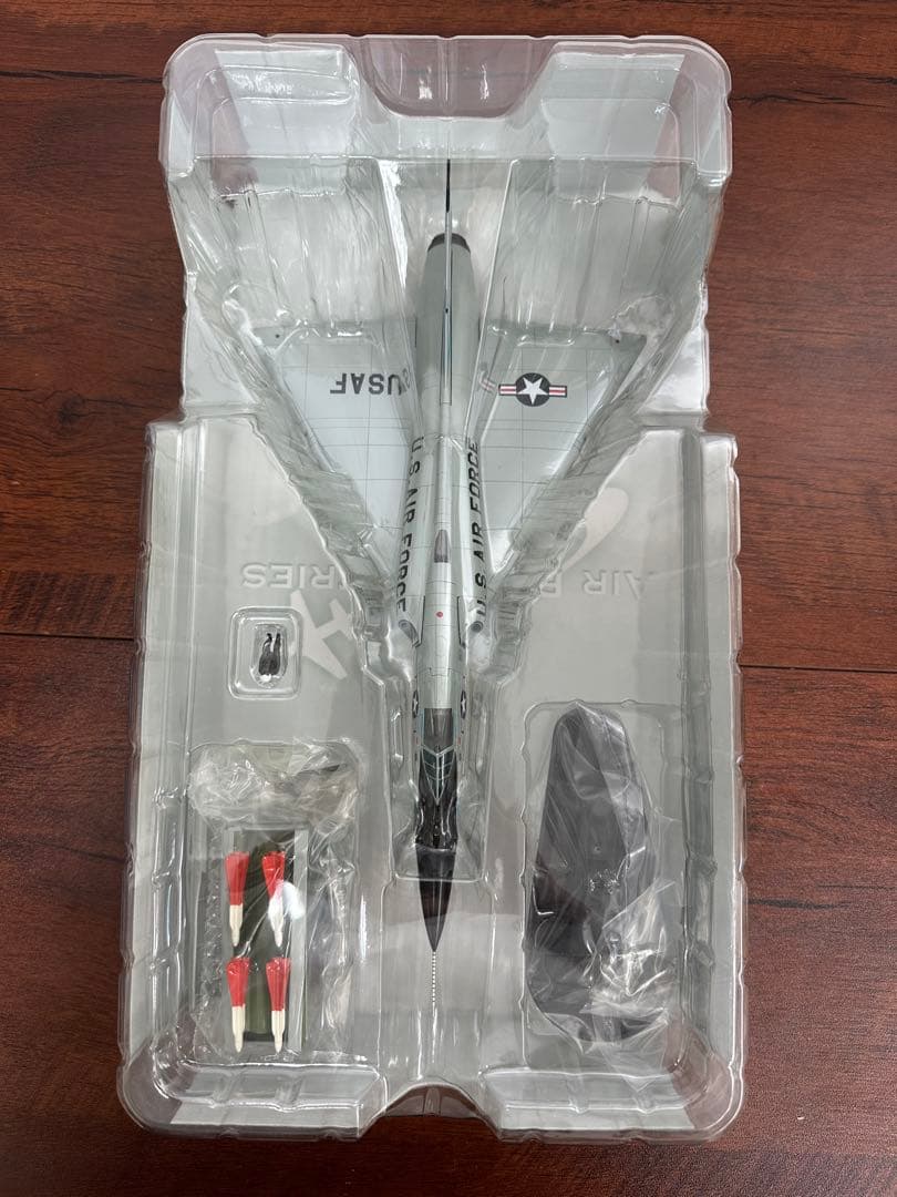★美品1/72 F-106A ダイキャストモデル★箱付き！
