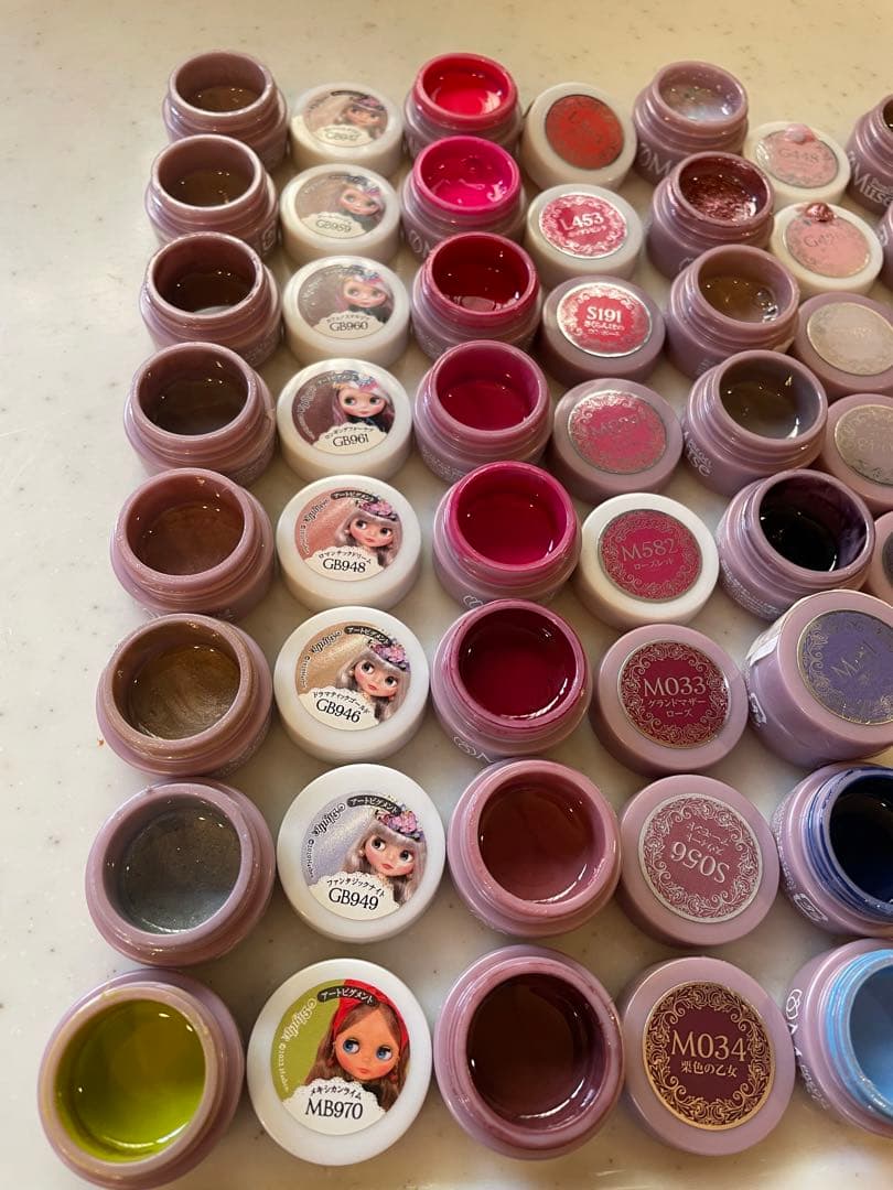 プリジェル　カラーまとめ売り32個 開封済み ミューズ　ジェルネイル