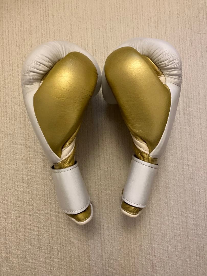 Winning ボクシンググローブ ホワイト/ゴールド8オンス MS-200B