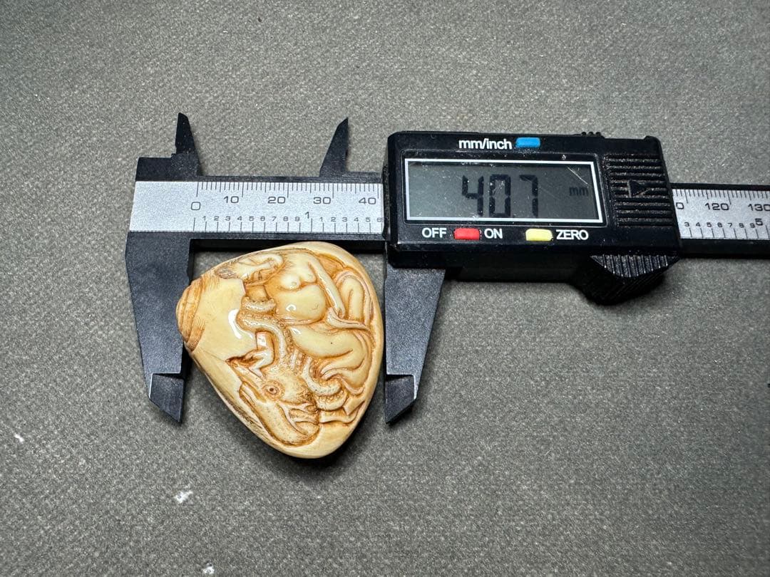 極上　浮世絵春画　根付　天然素材　アンティーク　骨董　飾り物　古美術　置物