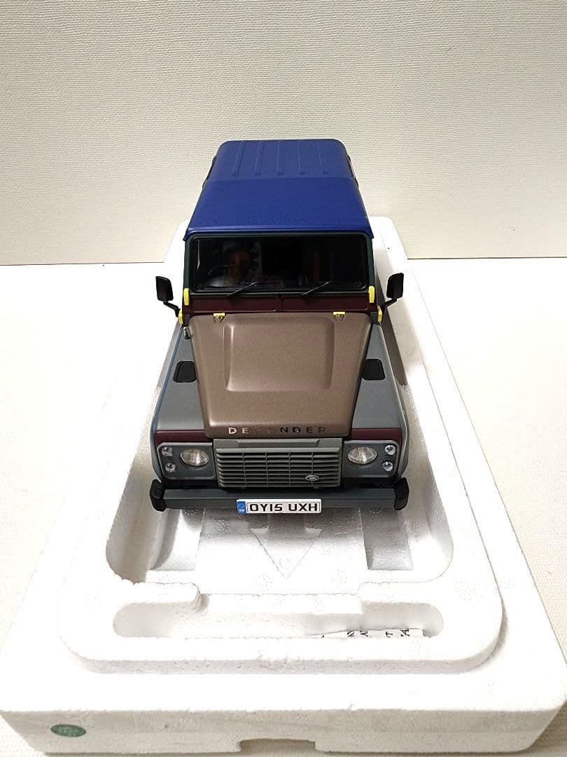 ポール・スミス　ランドローバー　1/18　マルチカラー