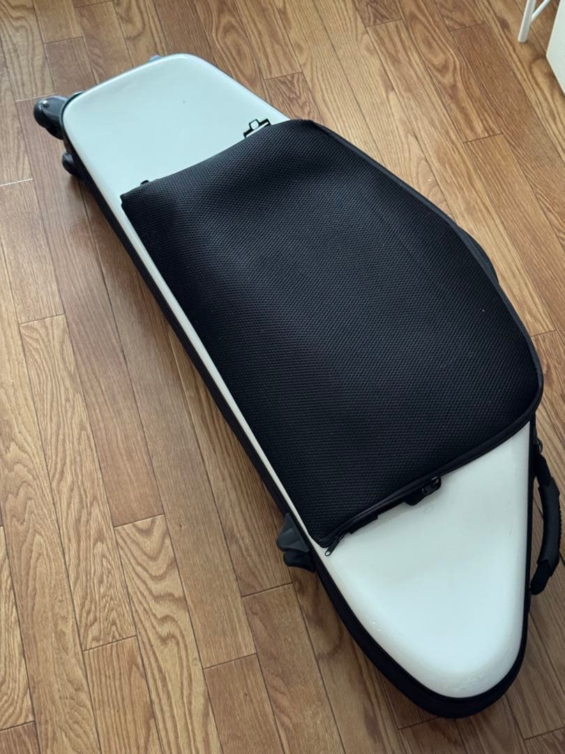 Bags バリトンサックスケース　ホワイト