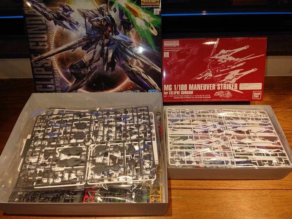 MG 1/100 エクリプスガンダムとマニューバーストライカーのセット