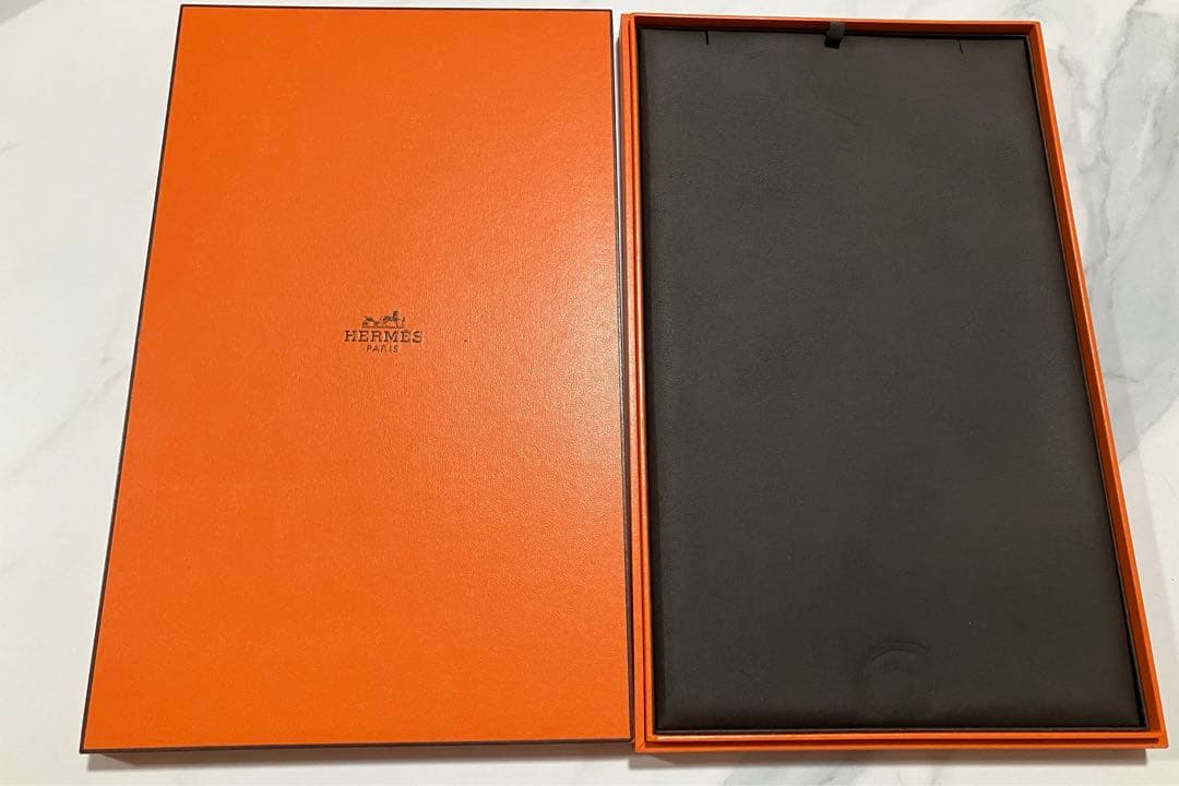 HERMES オレンジ ギフト箱 大きめ　ネックレスケース空箱