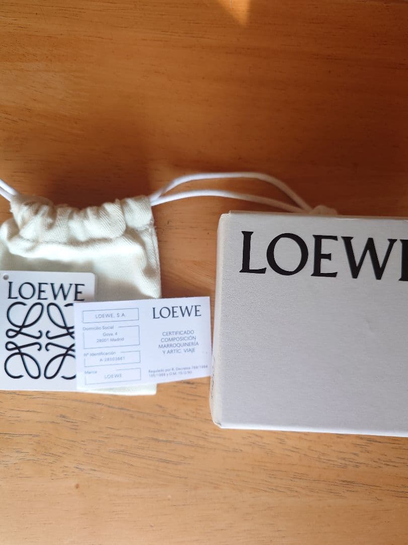 極美品　LOEWE 　アナグラムブローチ　ローズゴールド