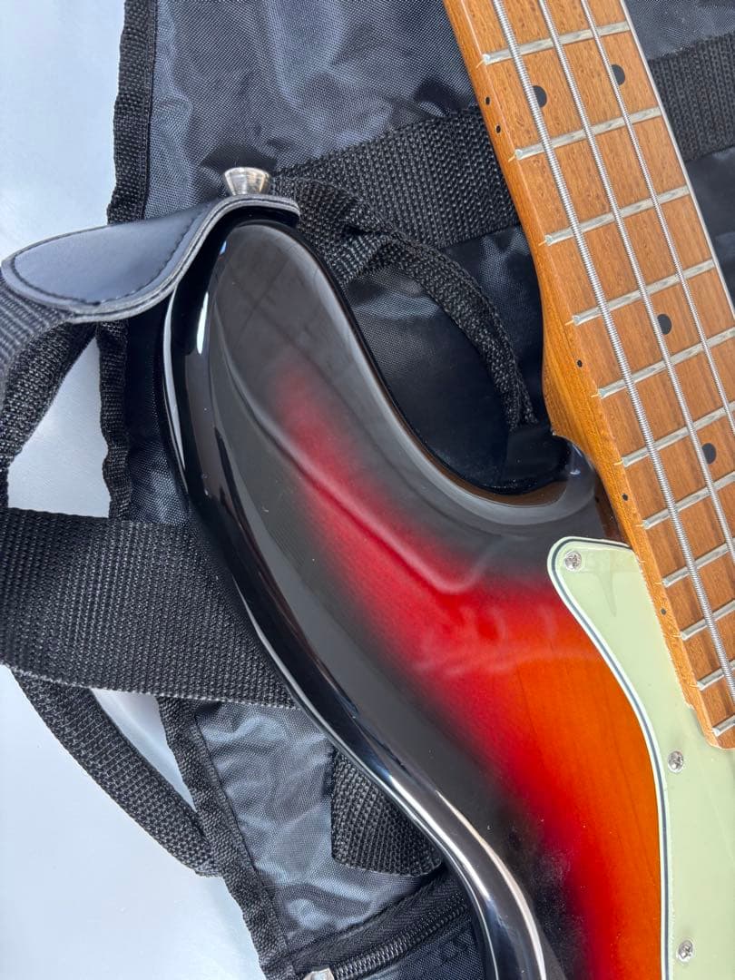 【極美品】buccus エレキベース　4弦BJB-1-RSM/M