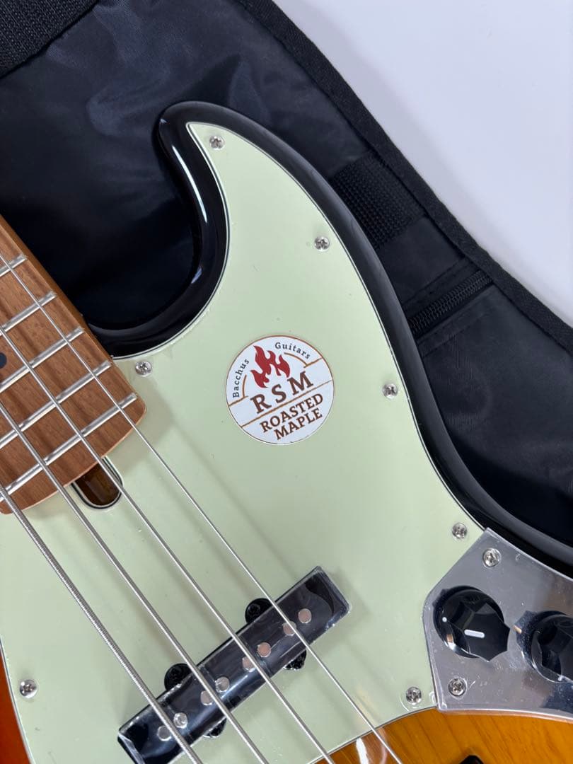 【極美品】buccus エレキベース　4弦BJB-1-RSM/M