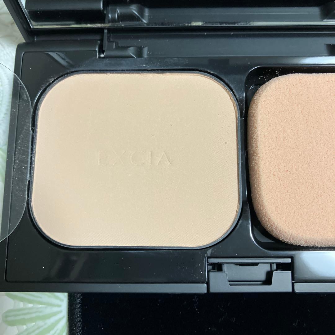 EXCIA ラディグロウパウダー ファンデーションNA200