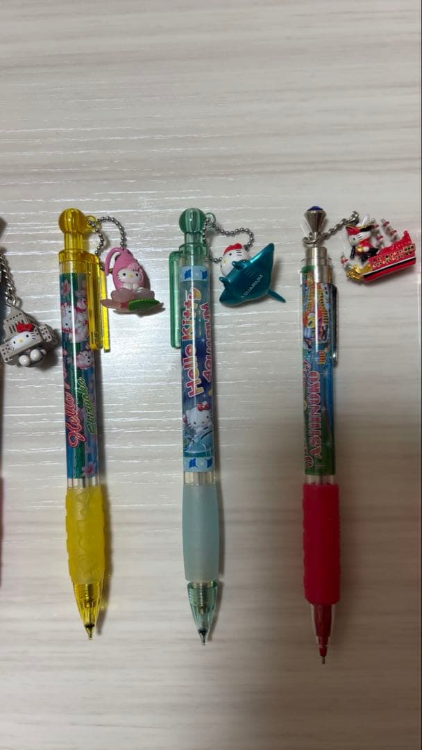 ハローキティ　ご当地シャープペンシル　8本