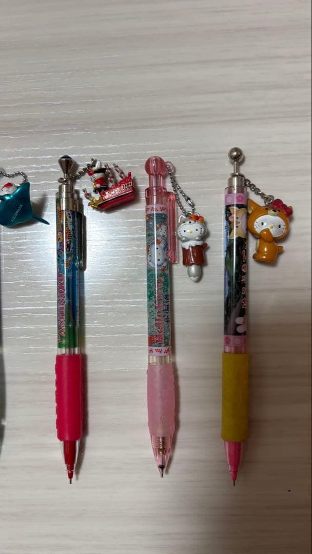 ハローキティ　ご当地シャープペンシル　8本