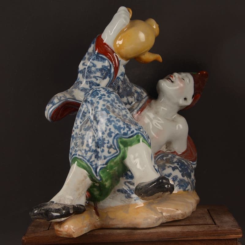 景徳鎮 陶磁器 活仏済公の彫刻  置物   工芸品 美術品