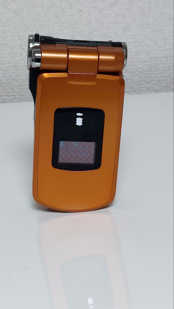 レア docomo P900iV オレンジ 通電OK 動作品 ガラケー 本体