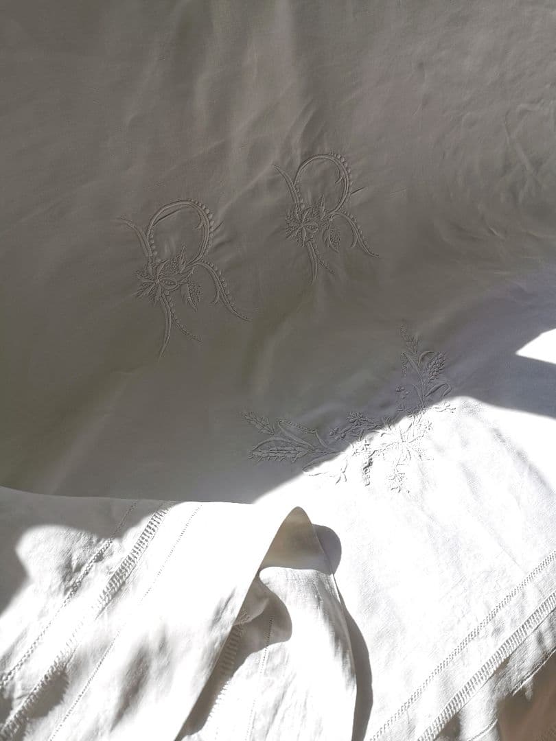 アンティークフランス 美しい花文字 イニシャル刺繍 ドローンワーク横長麻カーテン