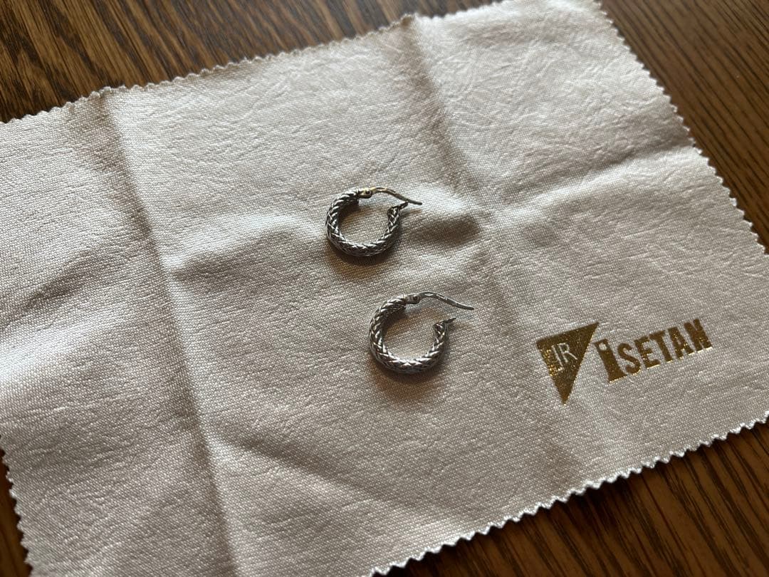 UNOAERRE ウノアエレ　k18ホワイトゴールド　フープピアス