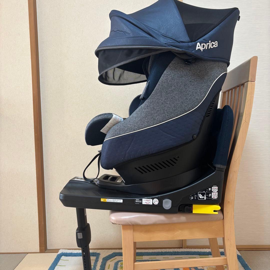 アップリカ　クルリラ プラス　説明書あり　R129適合 新生児〜4歳頃まで