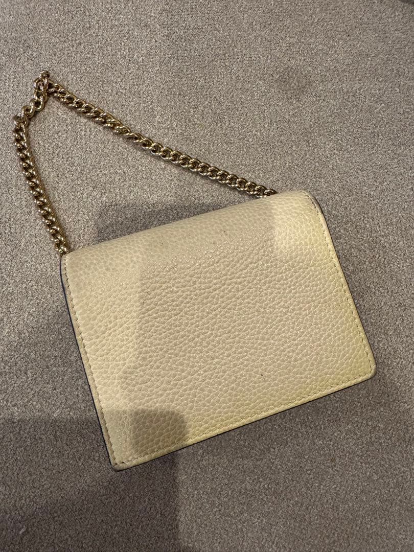 GUCCI チェーン付き 二つ折り財布 ゴールド金具 アイボリー レザー