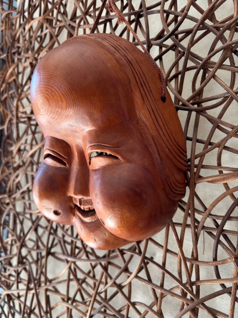 木製 木彫り　笑顔の顔 ふっくらした頬　おたふく　能面　お面　伝統芸能　屋久杉