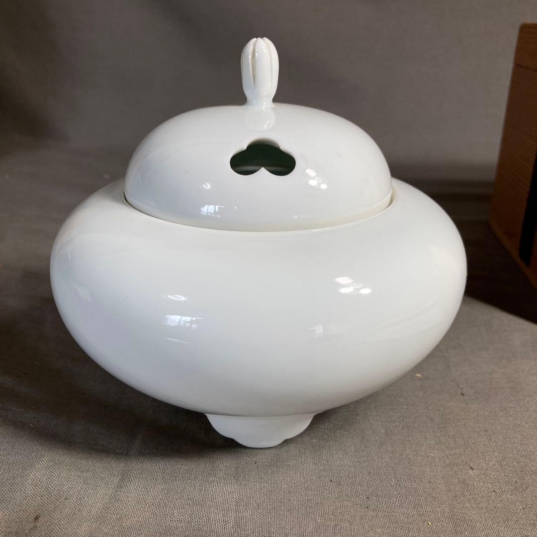 【井上萬二】白磁の伝統　日本工芸会　日本の名窯　人間国宝　井上萬二作　白磁　香炉