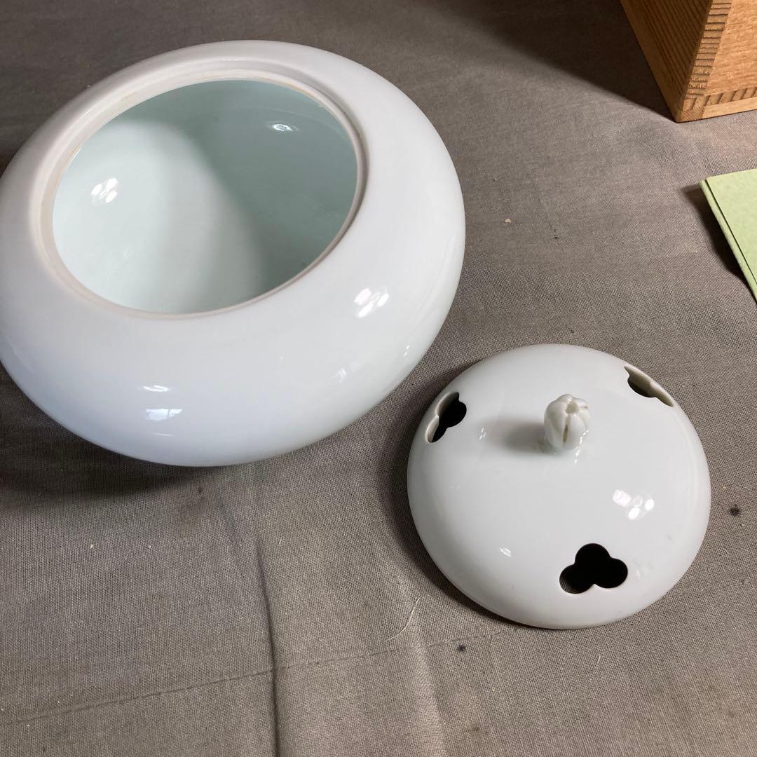 【井上萬二】白磁の伝統　日本工芸会　日本の名窯　人間国宝　井上萬二作　白磁　香炉