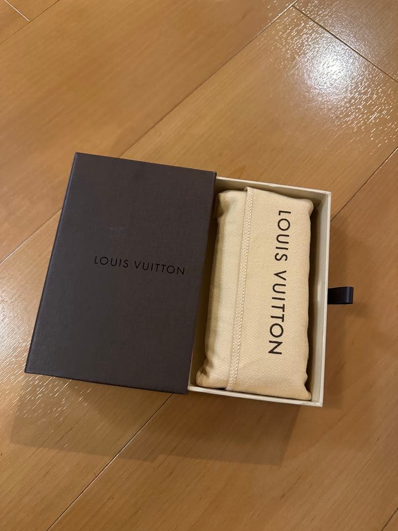 未使用品　ルイヴィトン　4連キーケース　タイガ　ミュルティクレ