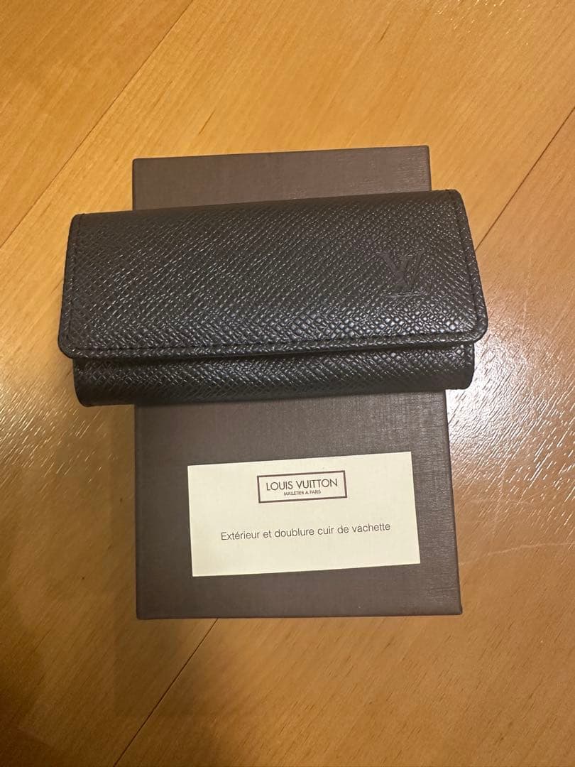 未使用品　ルイヴィトン　4連キーケース　タイガ　ミュルティクレ