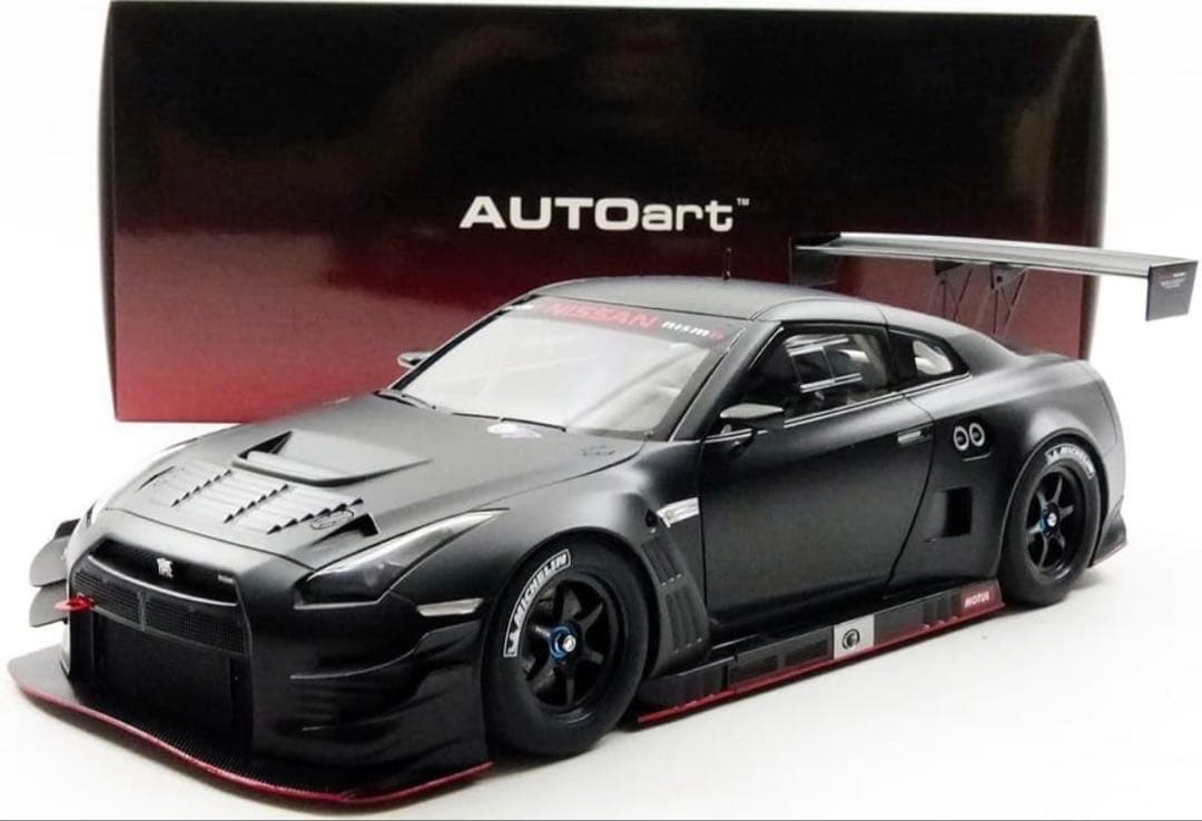 AUTOart Nissan GT-R 1/18 マットブラック ニスモ