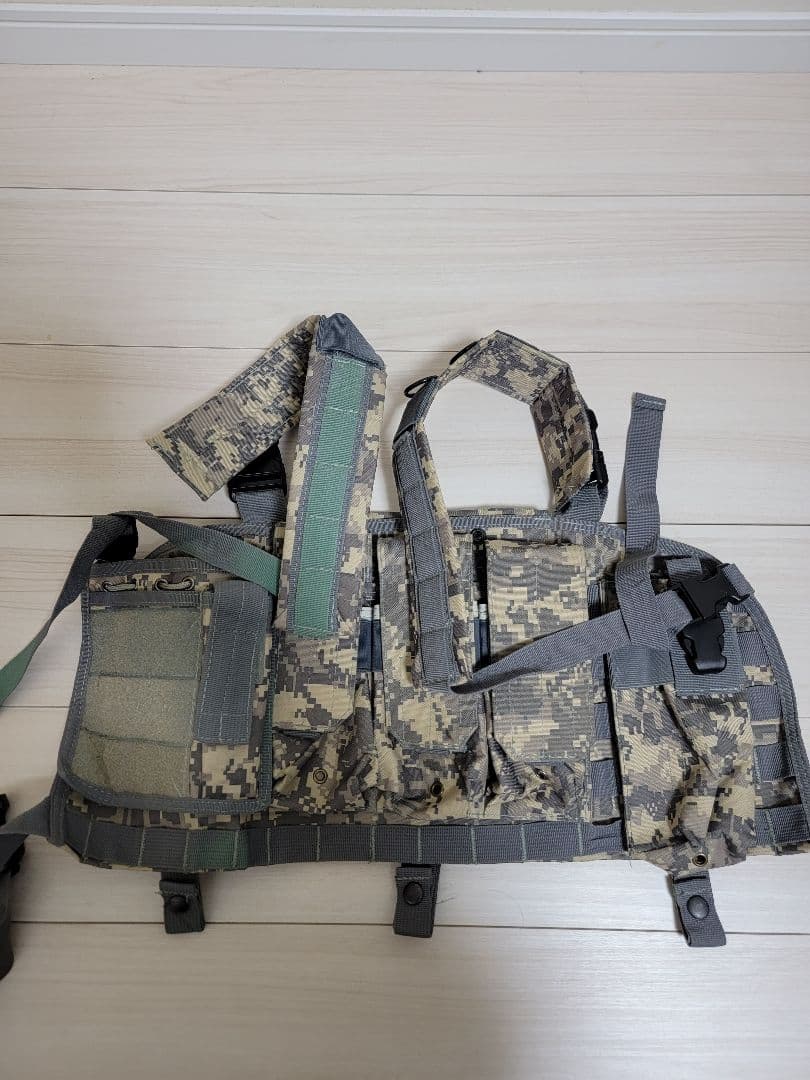 ７点セット ACU チェストリグ ポーチ セーフティグラス まとめ