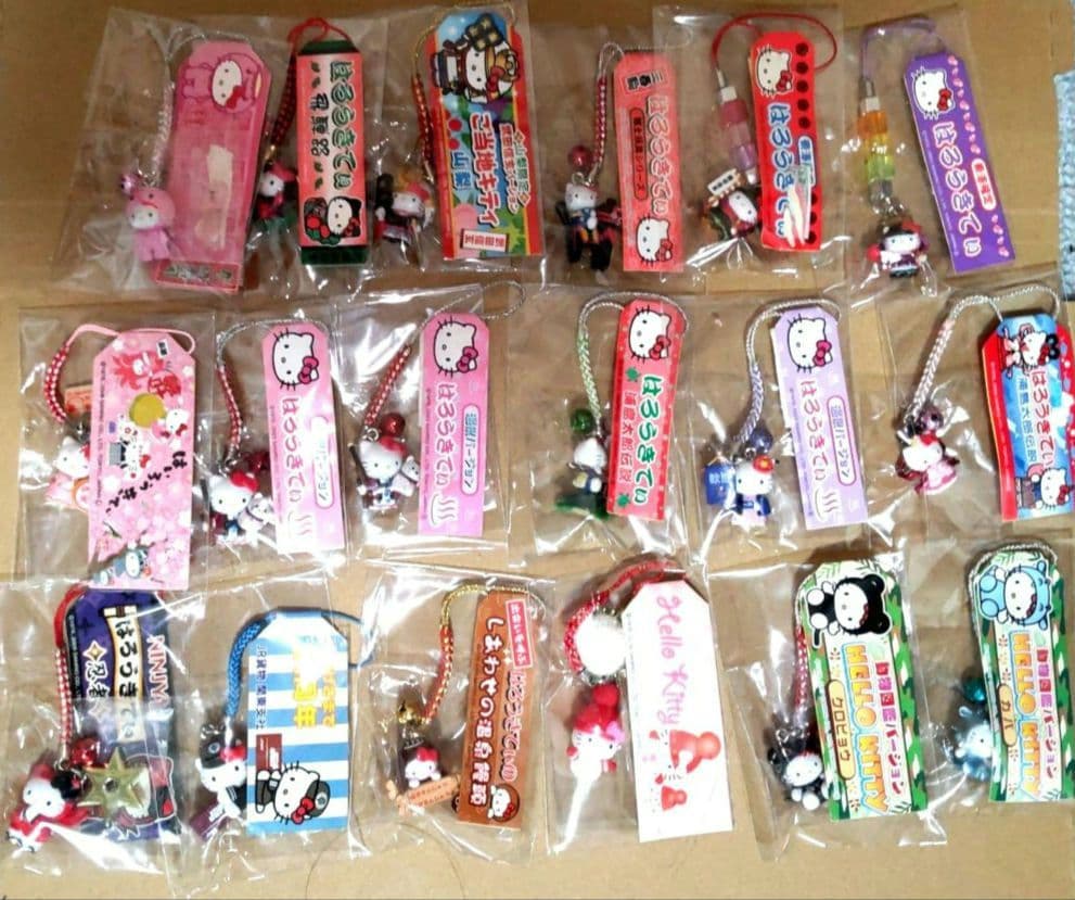 ご当地キティ♡ストラップ♡ファスナーマスコット&キーホルダー127個まとめ売り♡