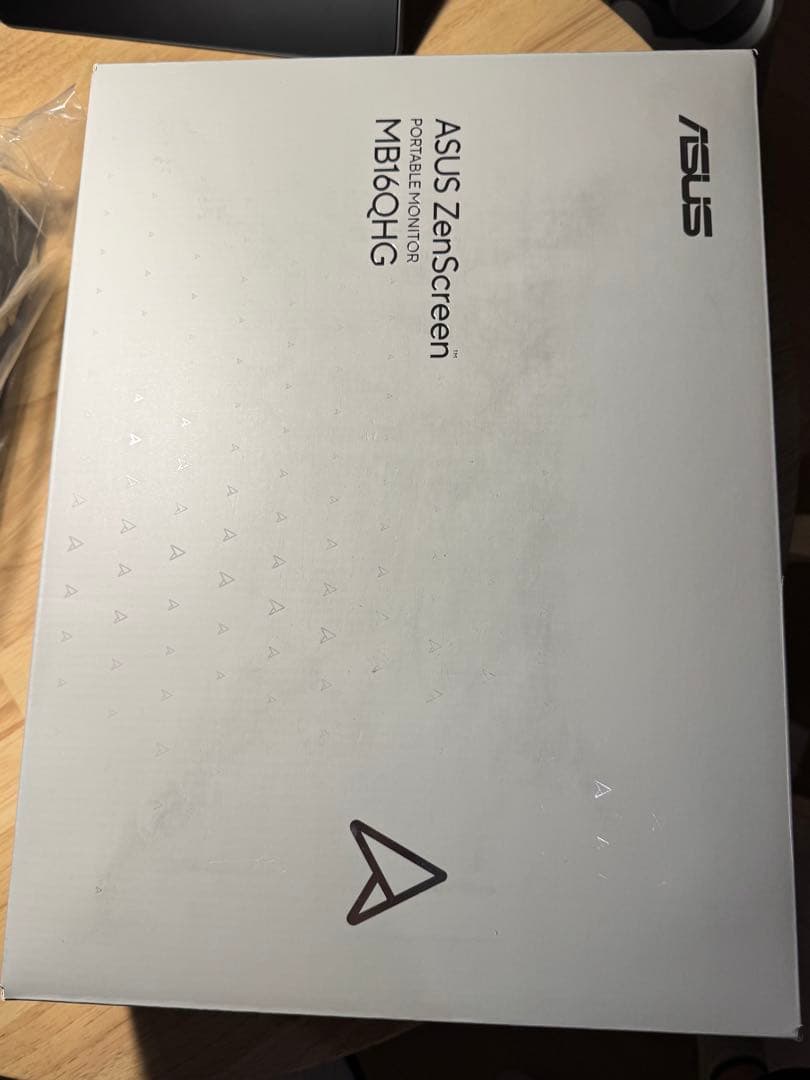 16インチ120HzモバイルモニターAsus ZenScreen MB16QHG