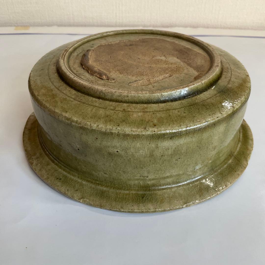 古瀬戸　青磁草花文鉢　江戸時代中期頃