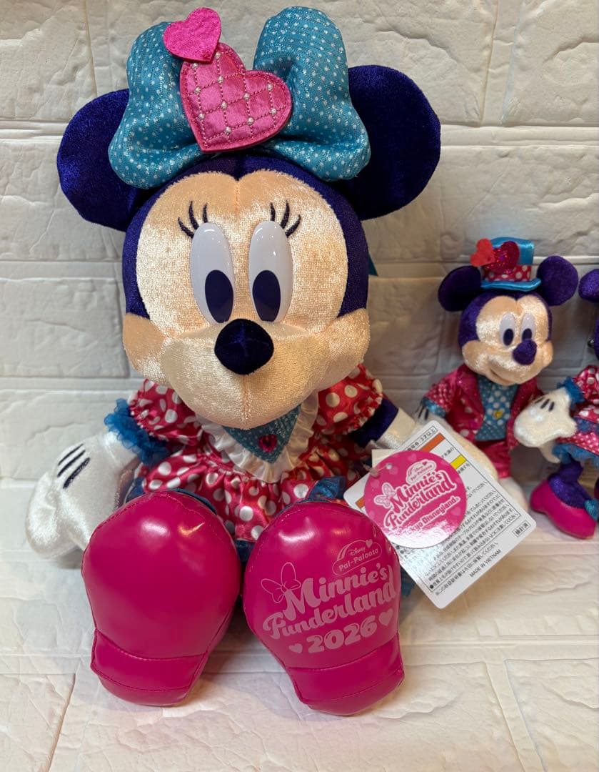 新品　ぬいぐるみ・ぬいぐるみバッジ　ミッキー・ミニー　３点おまとめ　ミニパル