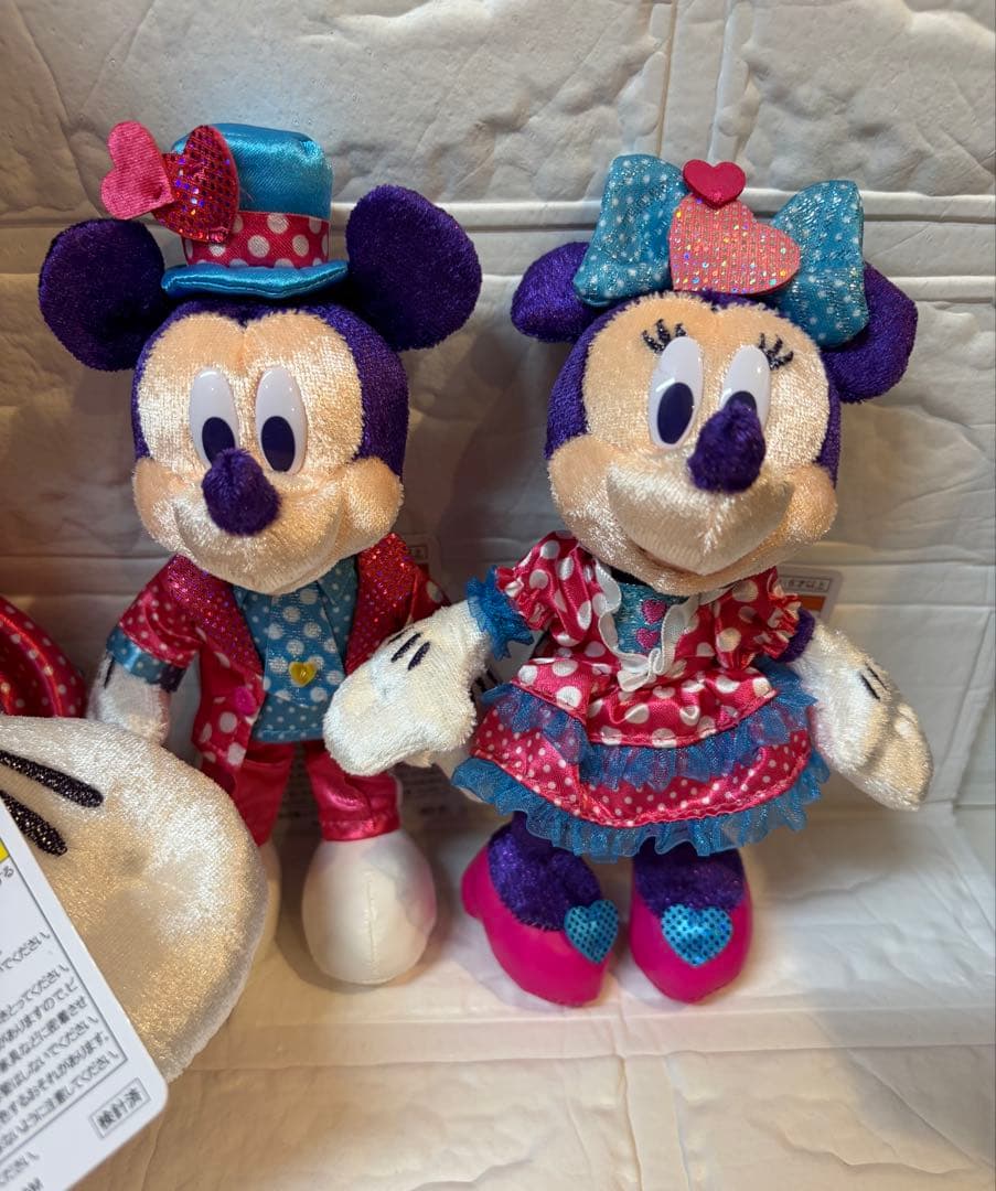 新品　ぬいぐるみ・ぬいぐるみバッジ　ミッキー・ミニー　３点おまとめ　ミニパル