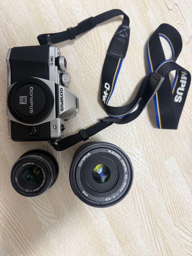 OLYMPUS OM-D E-M10 II シルバーカメラセット