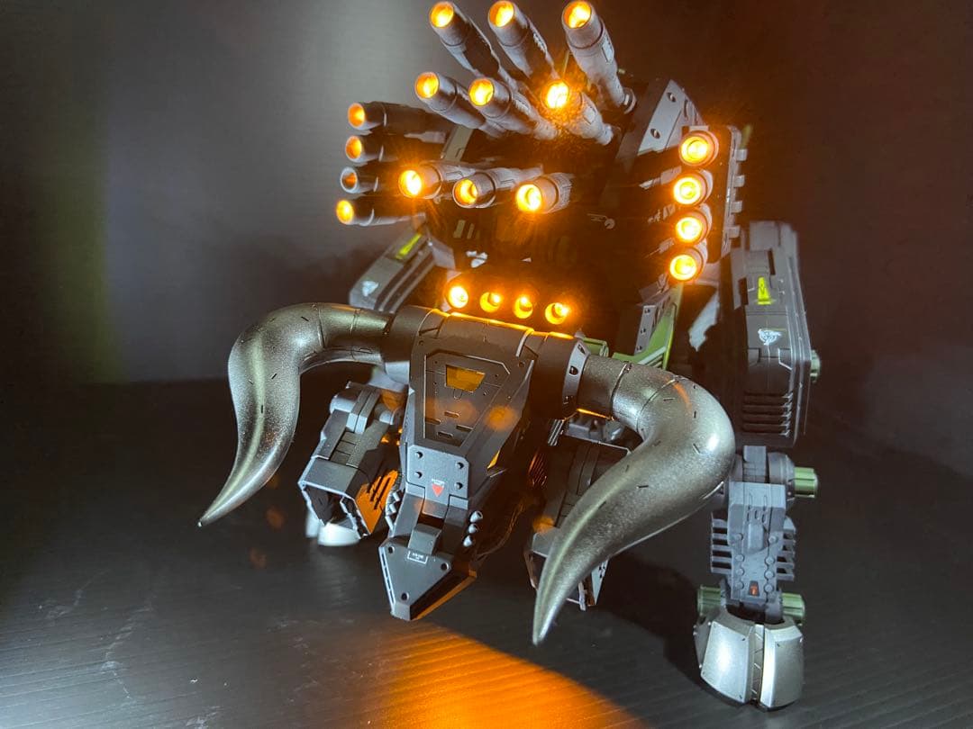 【全塗装】HMM ディバイソン　ゾイド　ZOIDS【完成品】