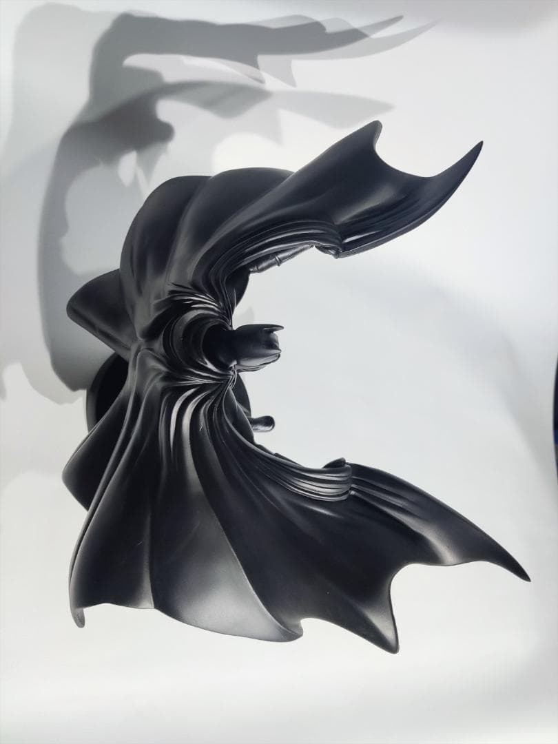 【※全世界4000体限定】DCダイレクト バットマンビギンズ フライトスタチュー