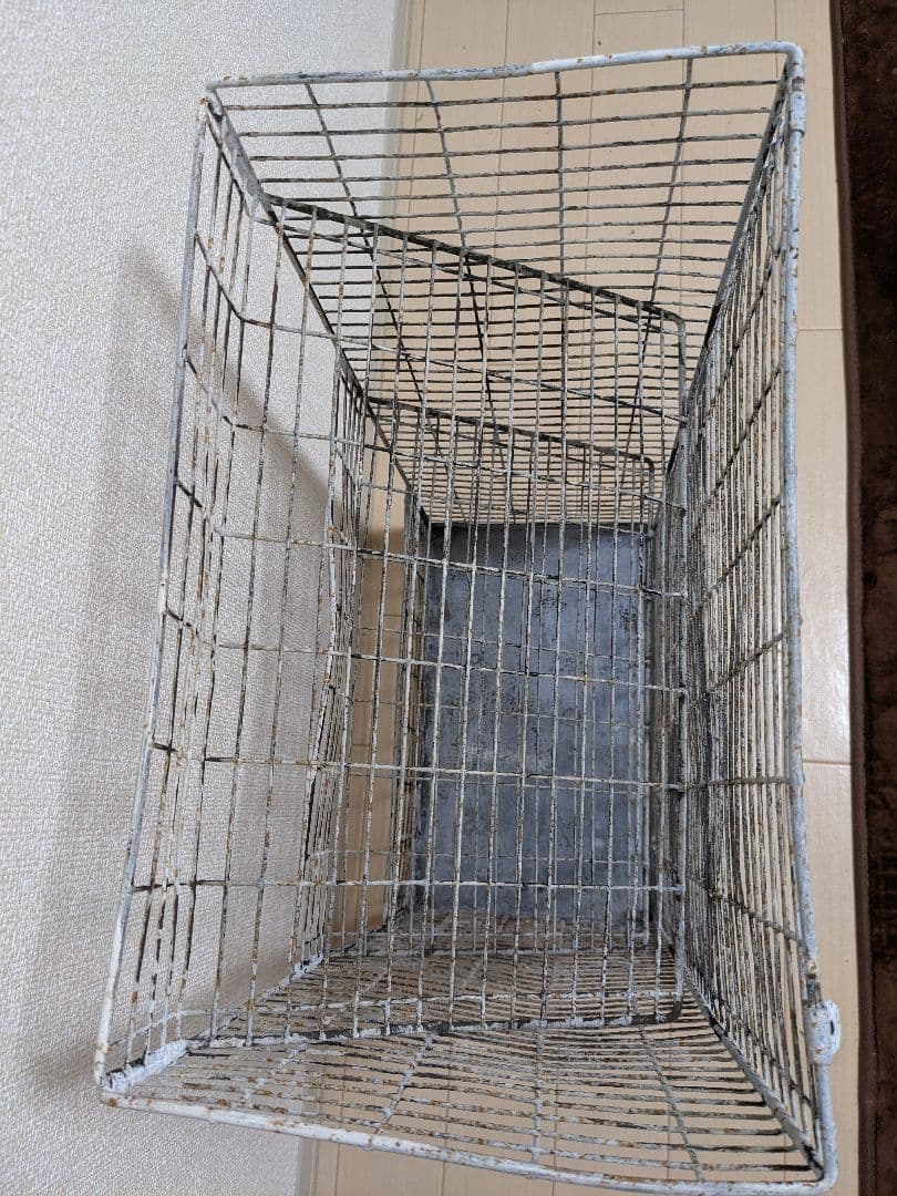 シャビー　昭和レトロ　金属製ワイヤーラック　使い方はあなた次第