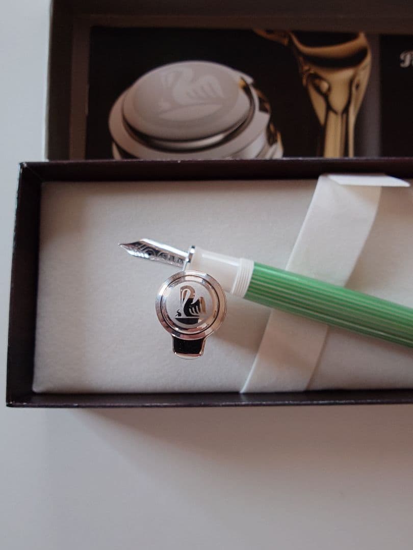 ペリカン万年筆　スーベレーンM605グリーンホワイト ペン先EF 14金