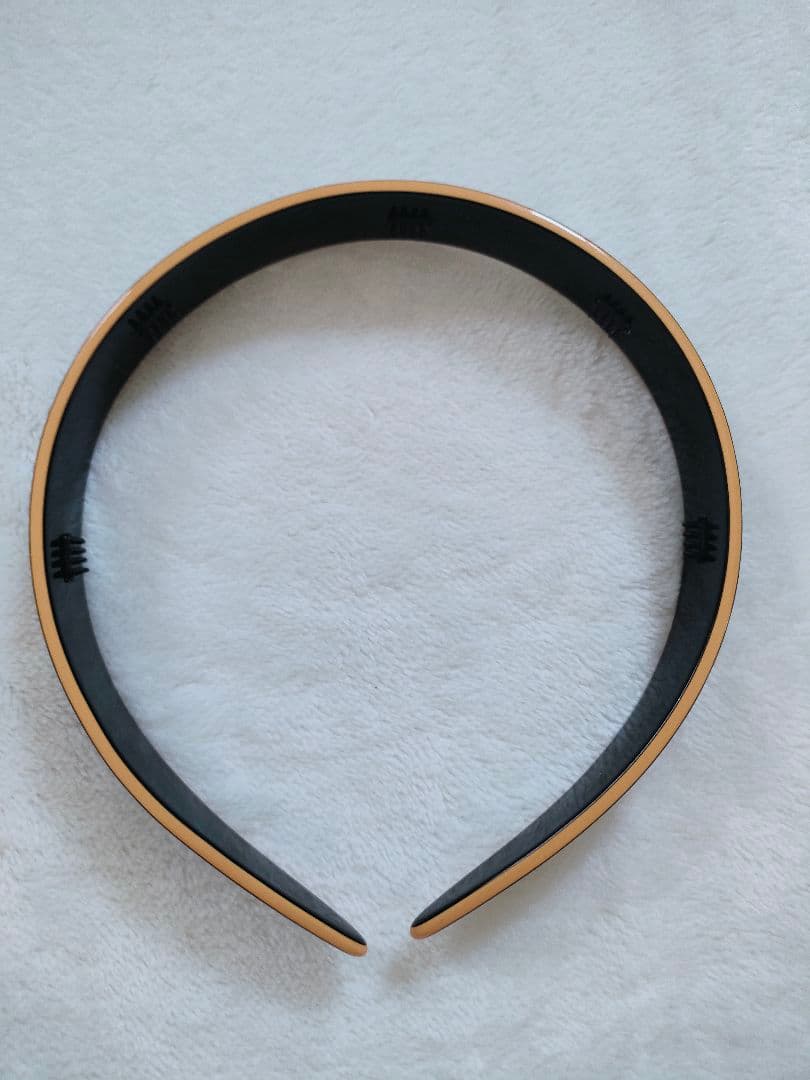 アレクサンドルドゥパリ カチューシャ ブラック×オレンジ　ステッチ バンド付き