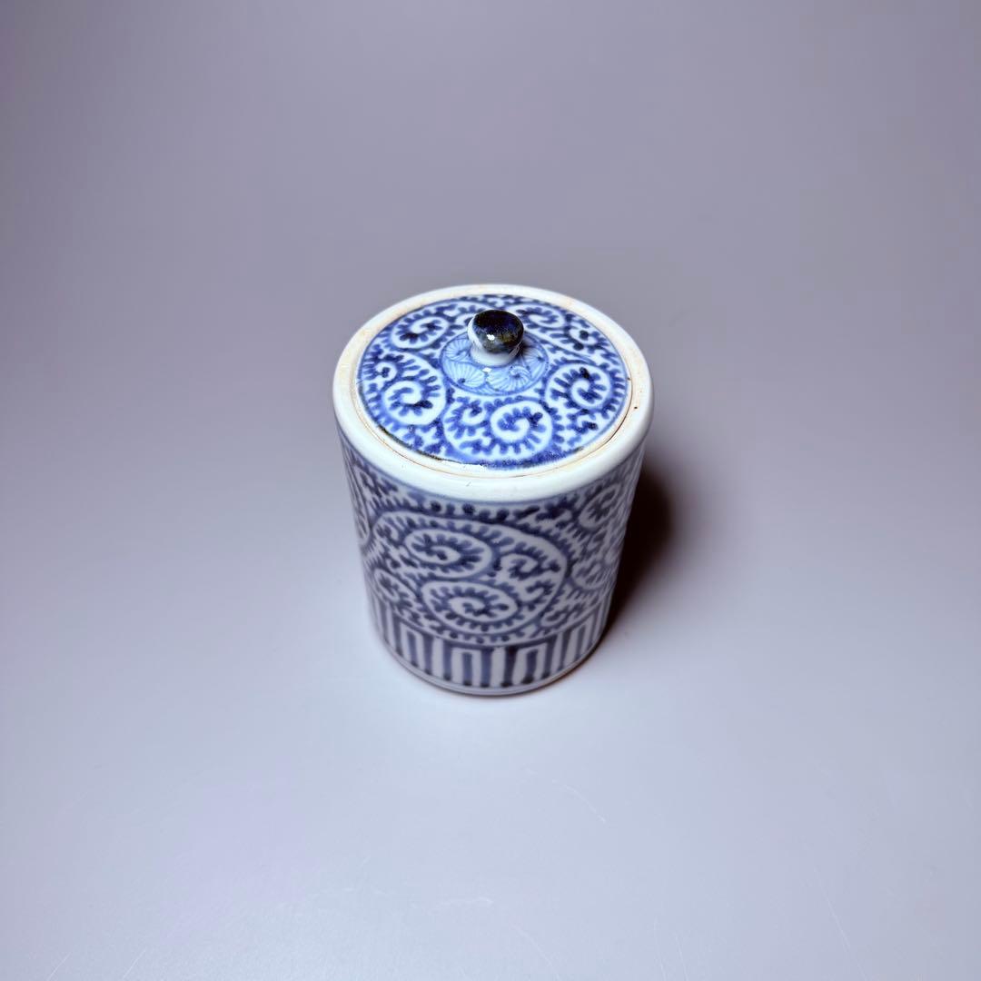 江戸時代　古伊万里　染付蛸唐草文様蓋物　緻密な絵付　大人気図柄　古器を楽しむ