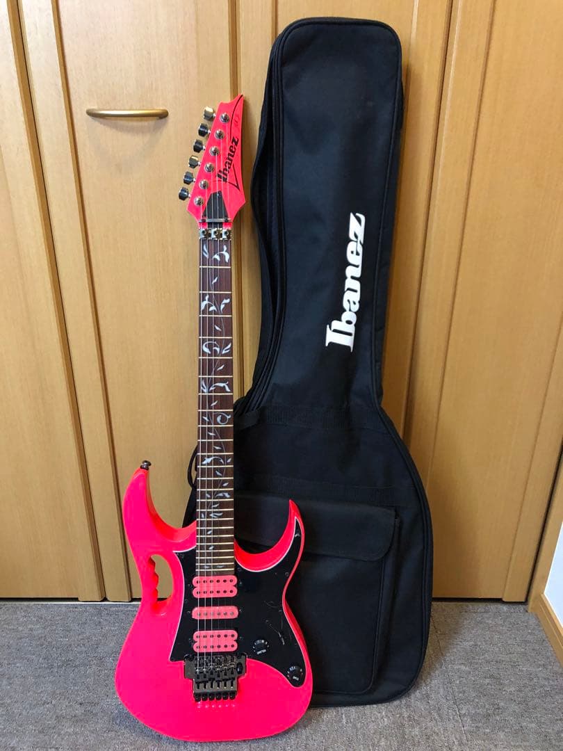 Ibanez JEMJRSP-PK（スティーブヴァイモデル）ピンク ケース付き